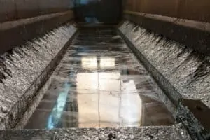 Zinc bath for hot-dip galvanization
